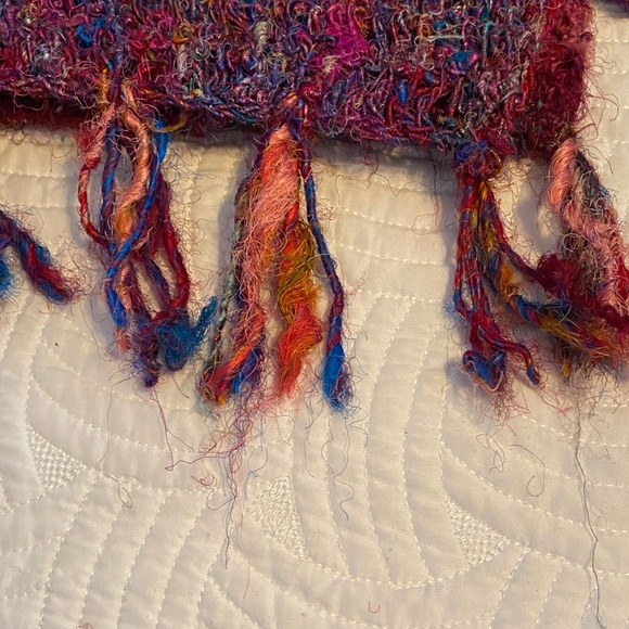 Handmade silk Multicolor Knit Crossbody Bag - Vibrant Pink & Red - Picture 3 of 12